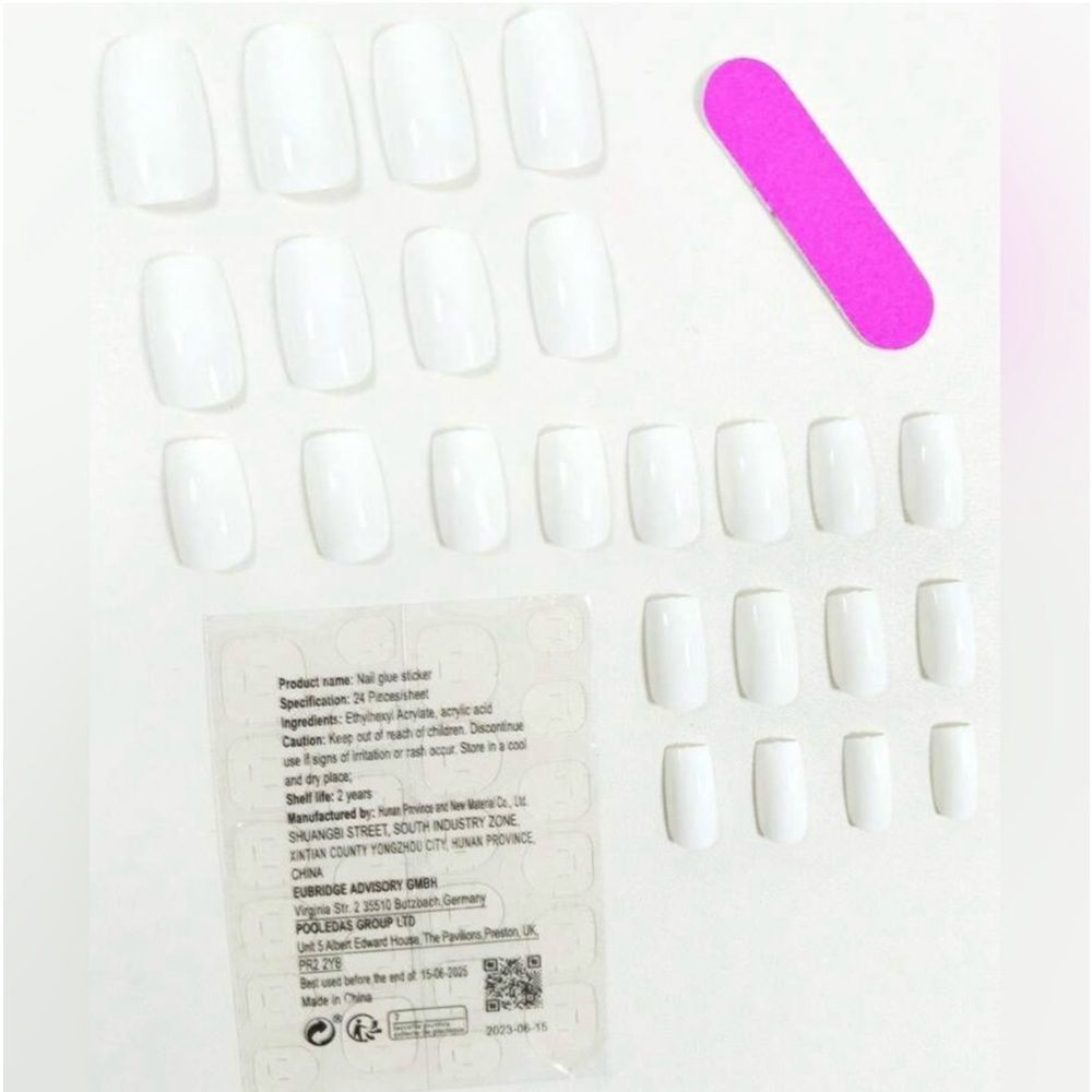 Y2K Indie Clean Girl White 24 Piece Square Press On Nails - Picture 4 of 9